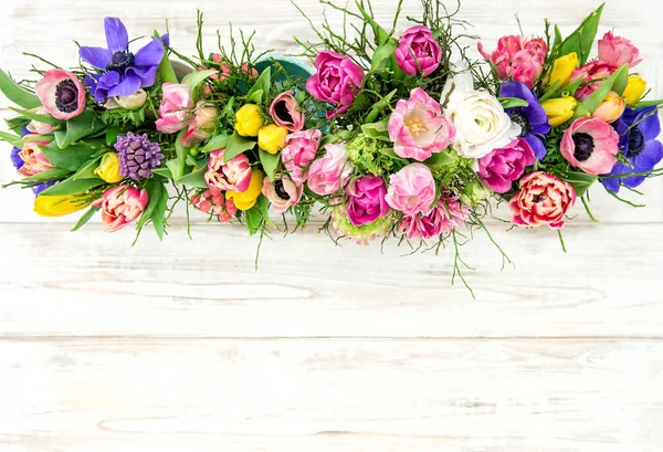 Ramo flores de primavera Tulipán ranúnculo anémona — Foto de Stock