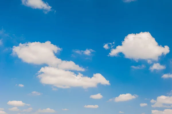 Ciel bleu nuageux Fond naturel — Photo