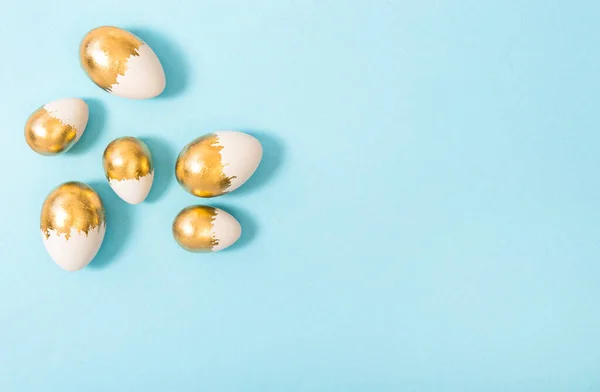 Decoración Huevos Pascua Sobre Fondo Azul Claro — Foto de Stock