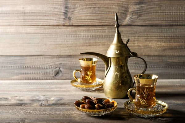 Tea Pot Szemüveg Arany Keleti Dekoráció Fából Készült Háttér — Stock Fotó