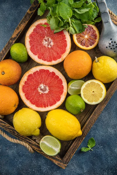 Fresh Tropical Citrus Fruits Orange Grapefruit Lemon Lime Rustic Style — Stock Photo, Image