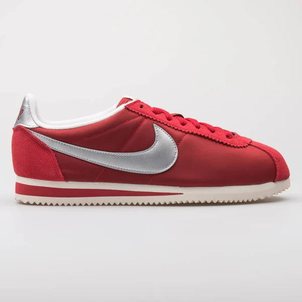 Βιεννα Αυστρια Αυγουστου 2017 Nike Classic Cortez Nylon Premium Κόκκινο — Φωτογραφία Αρχείου