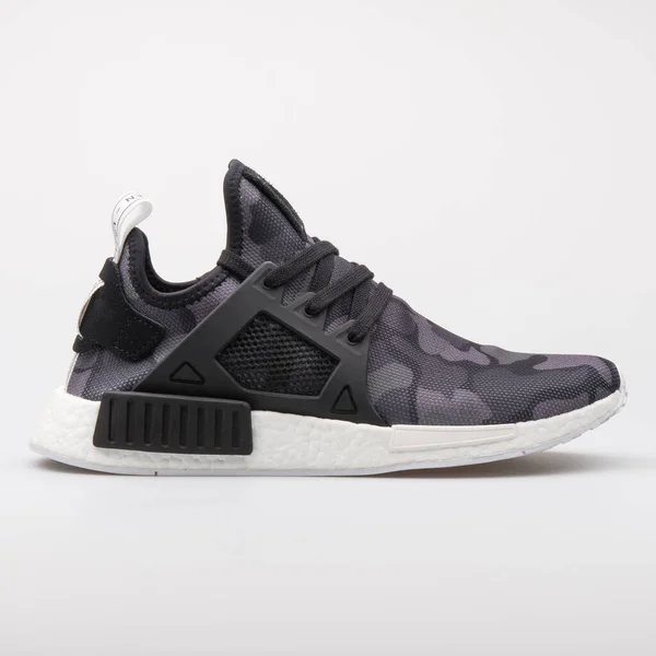 Vienna Áustria Agosto 2017 Adidas Nmd Xr1 Camo Sapatilha Preta — Fotografia de Stock