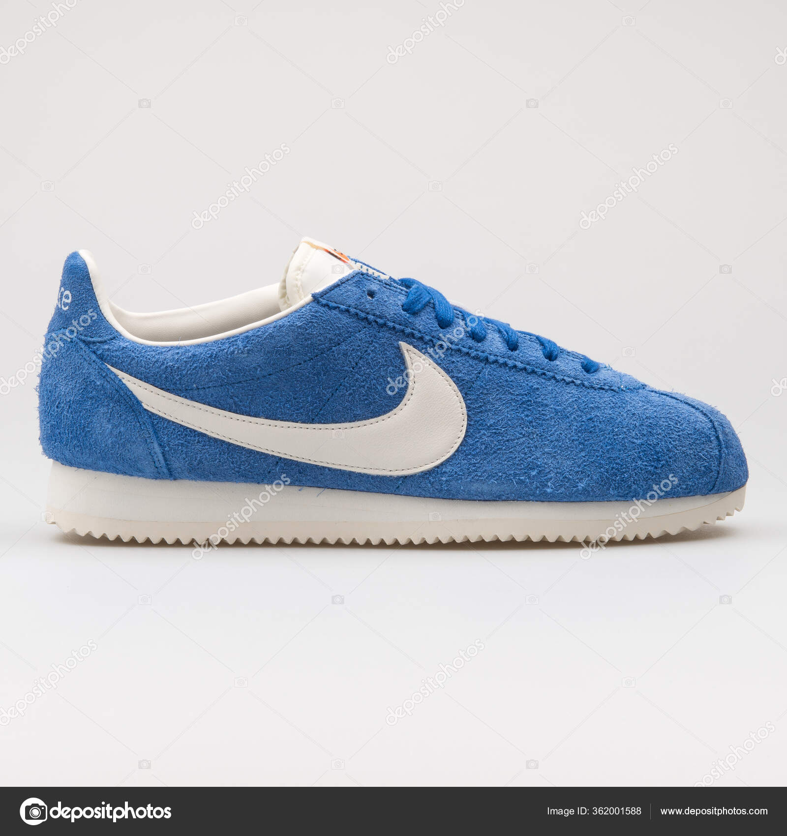 nike classic cortez km qs