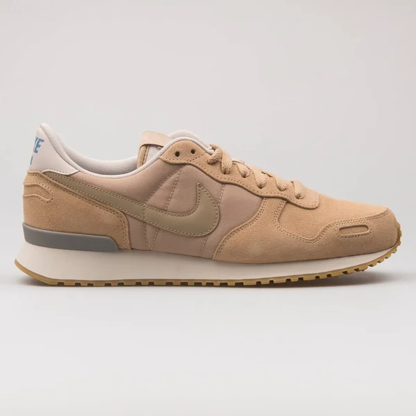 Wien Österreich August 2017 Nike Air Vrtx Leather Khaki Turnschuh — Stockfoto