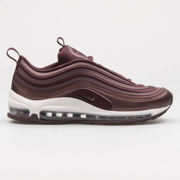 Vienna Austria 2017 Nike Air Max Ultra Metal Burgundy Snecker — 스톡 사진