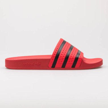 VIENNA, AUSTRIA - 24 Ağustos 2017: Adidas Aqua, beyaz arka planda kırmızı ve siyah sandaletler.
