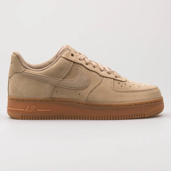 Vienna Rakousko Srpna 2017 Nike Air Force Suede Khaki Tenisky — Stock fotografie