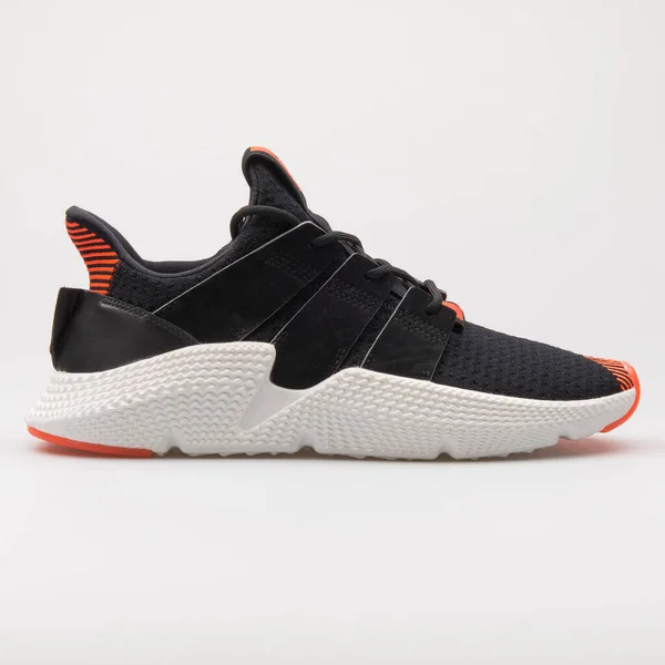 Vienna Áustria Agosto 2017 Adidas Prophere Tênis Preto Laranja Sobre — Fotografia de Stock