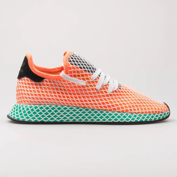 Vienna Oostenrijk August 2017 Adidas Deerupt Runner Net Oranje Groene — Stockfoto