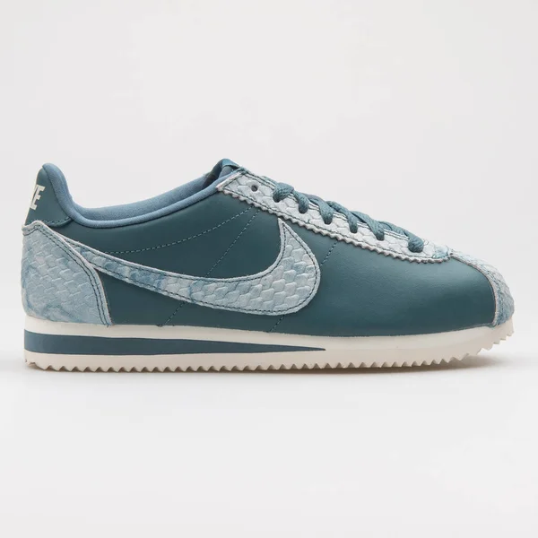 Vienna Áustria Agosto 2017 Nike Classic Cortez Premium Sapatilha Verde — Fotografia de Stock