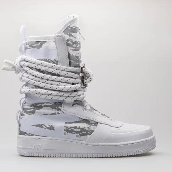 Vienna Austria 2017 Nike Air Force High Premium White Sneaker — 스톡 사진