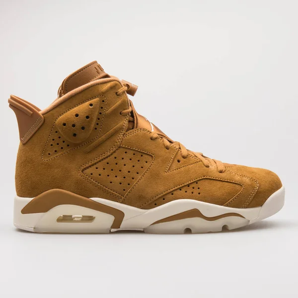 Vienna Austria August 2017 Nike Air Jordan Retro Golden Harvest — Stock Photo, Image