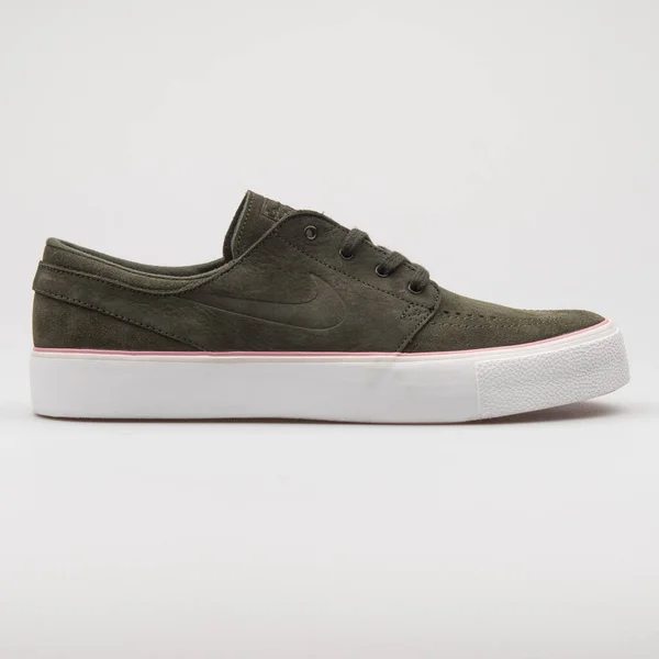 Vienna Austria 2017 Nike Stefan Janoski Suede Olive Green White — 스톡 사진