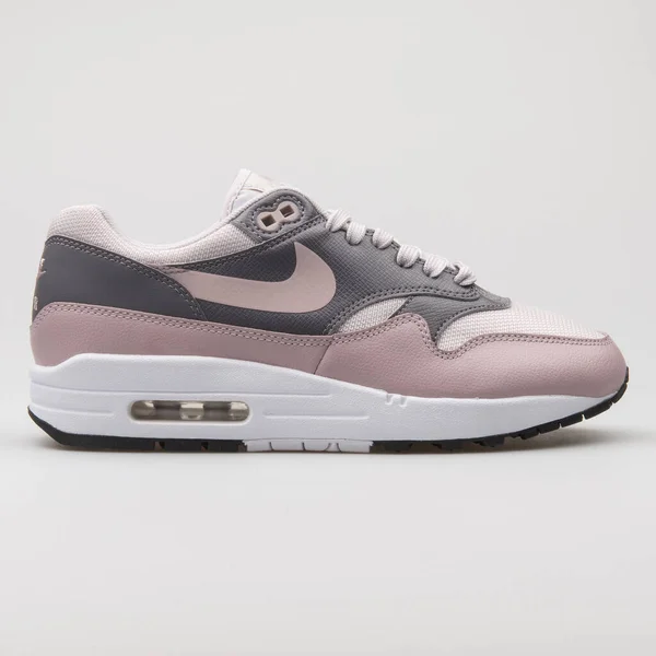 Vienna Austria Agosto 2017 Nike Air Max Premium Rosa Sneaker — Foto Stock