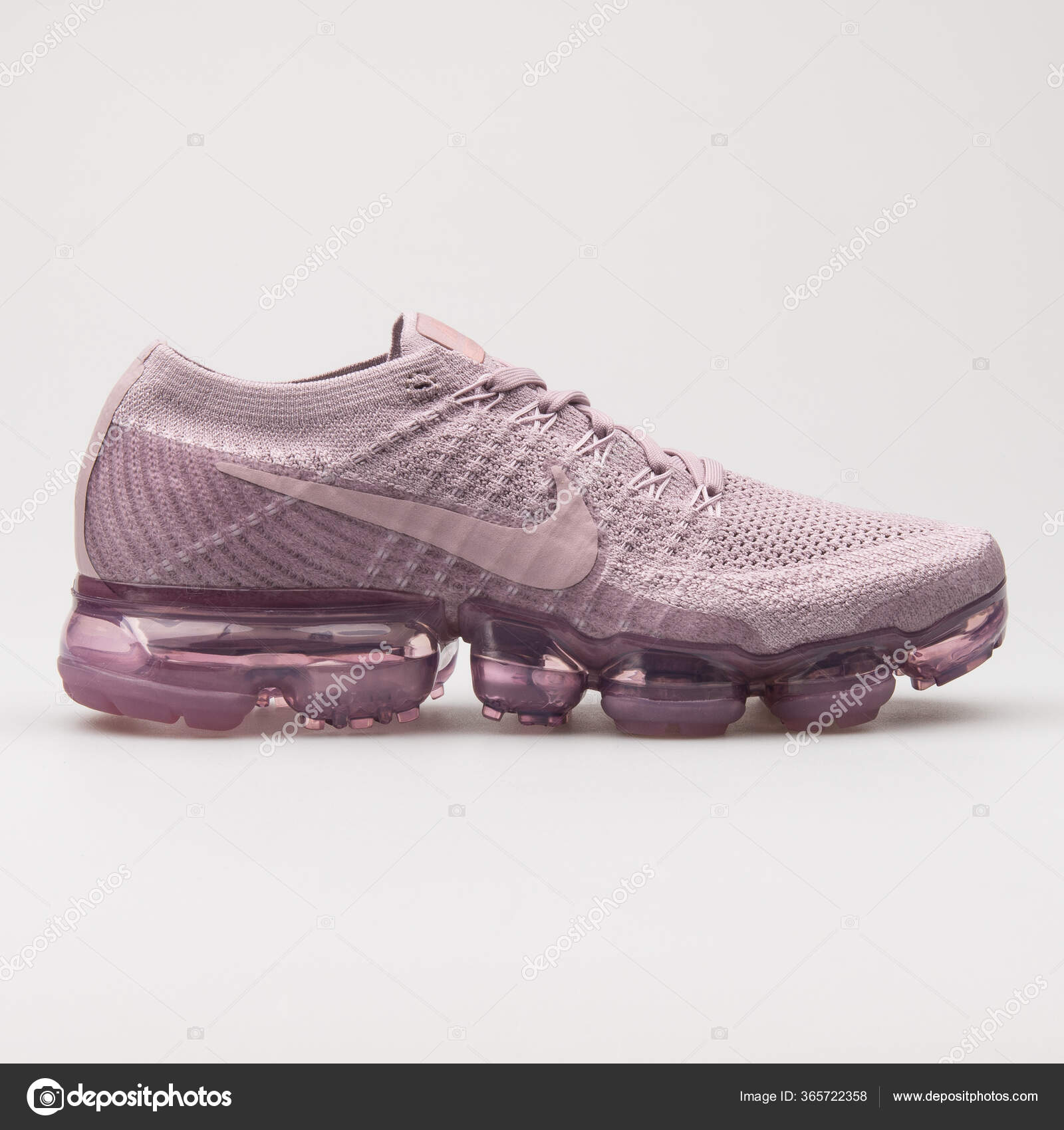 Vienna Austria January 2018 Nike Air Vapormax Flyknit Purple