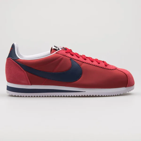 Vienna Austria February 2018 Nike Classic Cortez Nylon Red Naval — стокове фото