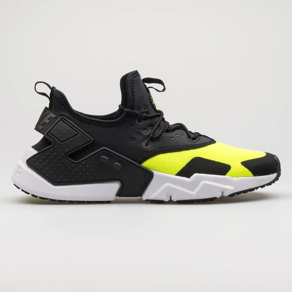 Vienna Áustria Fevereiro 2018 Nike Air Huarache Drift Tênis Preto — Fotografia de Stock