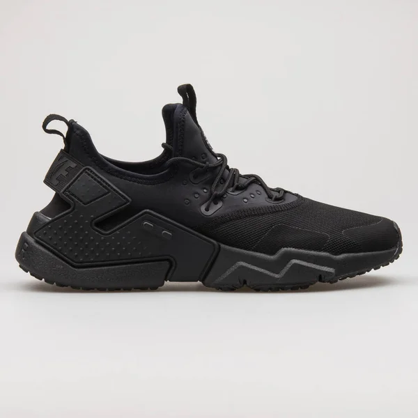 Vienna Oostenrijk Februari 2018 Nike Air Huarache Drift Zwarte Sneaker — Stockfoto