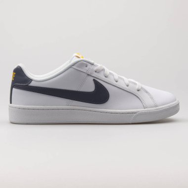 VIENNA, AUSTRIA - 19 Şubat 2018: Nike Court Royale beyaz ve koyu gri spor ayakkabılı.