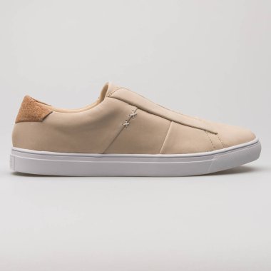 VIENNA, AUSTRIA - 19 Şubat 2018: Beyaz arka planda Onitsuka Tiger Appian bej ayakkabısı.