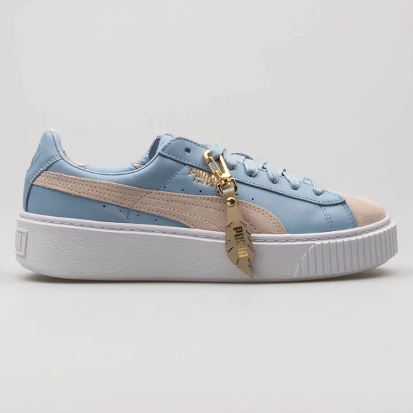 Vienna Áustria Fevereiro 2018 Puma Basket Plataforma Treinador Azul Bege — Fotografia de Stock