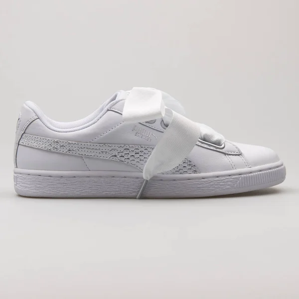 Vienna Áustria Fevereiro 2018 Puma Basket Coração Oceanaire Tênis Branco — Fotografia de Stock