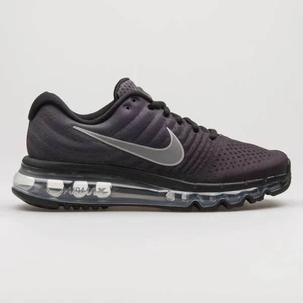 Vienna Áustria Fevereiro 2018 Nike Air Max 2017 Tênis Preto — Fotografia de Stock