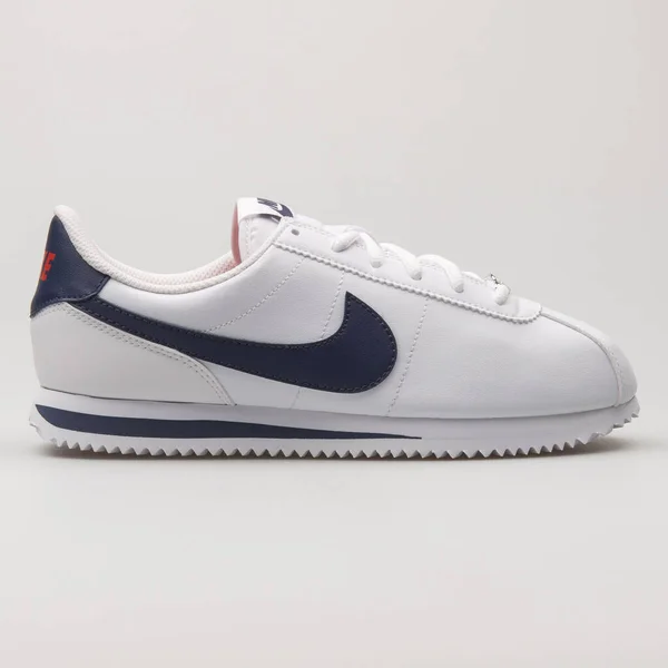 Vienna Austria Febbraio 2018 Sneaker Nike Cortez Basic Bianca Blu — Foto Stock