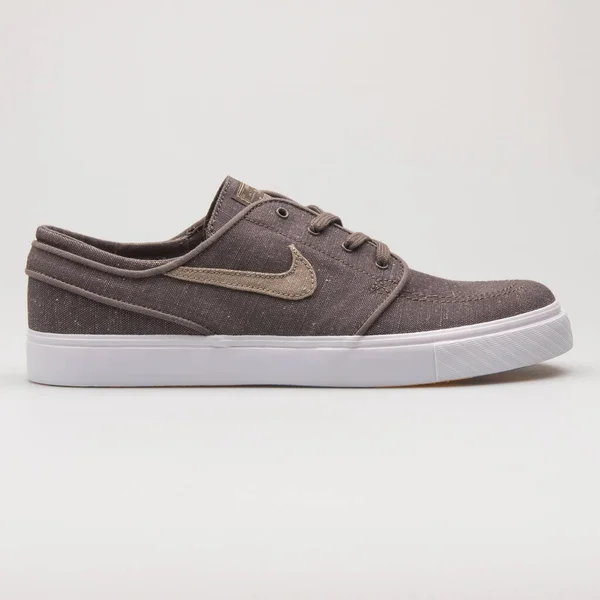 Vienna Austria February 2018 Nike Zoom Stefan Janoski Canvas Khaki — 스톡 사진