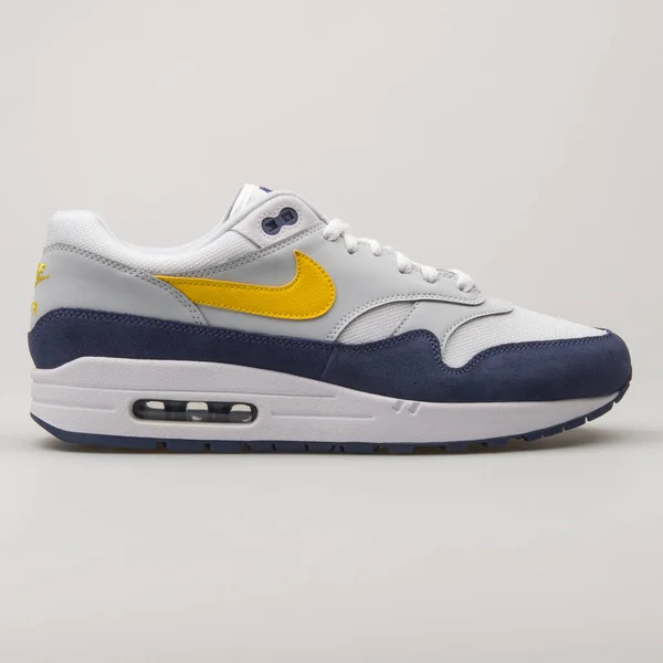 Vienna Austria February 2018 Nike Air Max White Navy Blue — Stock Photo, Image