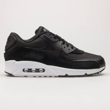 VIENNA, AUSTRIA - 27 Mayıs 2018: Nike Air Max 90 Premium siyah ve beyaz spor ayakkabılı beyaz arka plan.