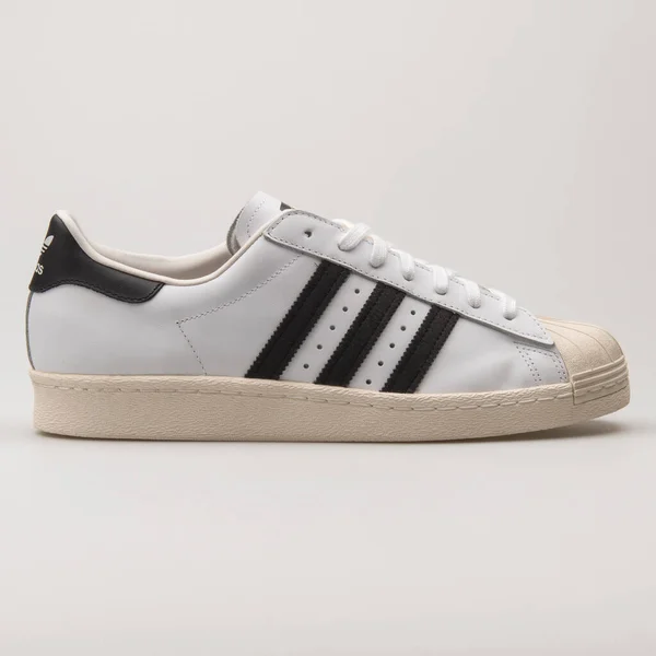 Vienna Áustria Maio 2018 Adidas Superstar 80S Tênis Branco Preto — Fotografia de Stock