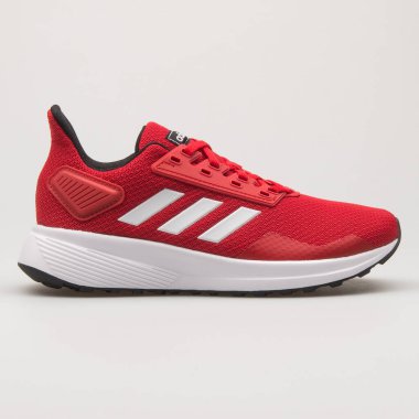VIENNA, AUSTRIA - 27 Mayıs 2018: Adidas Duramo 9 beyaz arka planda siyah beyaz spor ayakkabı.