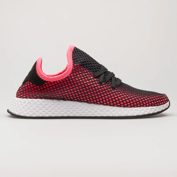 Vienna Austria August 2018 Adidas Deerupt Runner Pink Black Sneaker — Stock Photo, Image