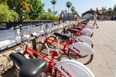 Barselona, İspanya - 20 Haziran 2018 Bisiklet parkı