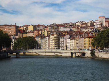 Lyon şehir arkasında summe geniş bir köprü