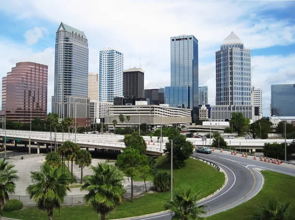 Bir Tampa Cityscape uzun binalar, yüksek bina çekilmiş fotoğrafı