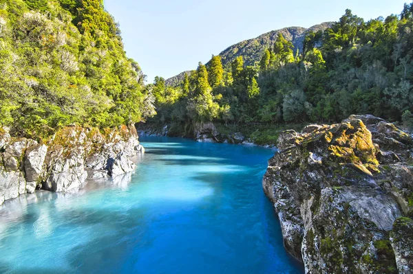 Agua azul profunda llena el desfiladero de Hokitika en la isla sur de Nueva Zelanda —  Fotos de Stock