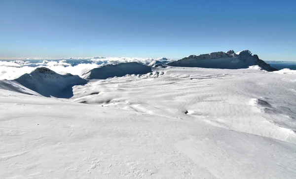 Gran campo de nieve en el cráter de Mt. Ruapehu en Nueva Zelanda —  Fotos de Stock