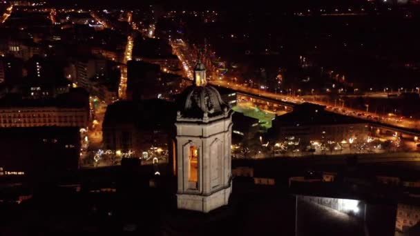 Haut Tour Une Ancienne Ville Européenne Vue Nuit — Video