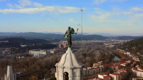 Haut Tour Une Ancienne Ville Européenne Ange — Video