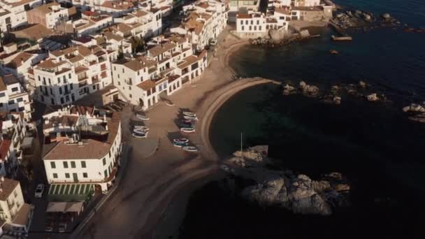 Vue Dessus Station Balnéaire Par Mer Tirer Depuis Drone — Video