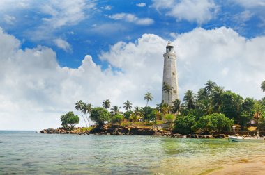 Fener, lagün ve tropikal avuç içi (Matara Sri Lanka)
