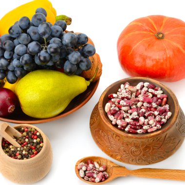 Beyaz arka plan üzerinde izole doğal ürünler