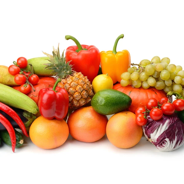 Frutas y hortalizas aisladas en blanco — Foto de Stock