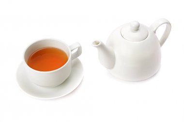 fincan çay ve beyaz arka plan üzerinde izole çaydanlık