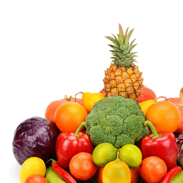Frutta e verdura isolate su fondo bianco. — Foto Stock