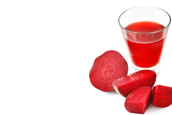 Red beet and fresh juice in a glass isolated on white background — Stock Photo, Image