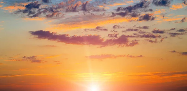 Bright Sunrise Sky Cumulus Clouds Wide Photo — Stock Photo, Image